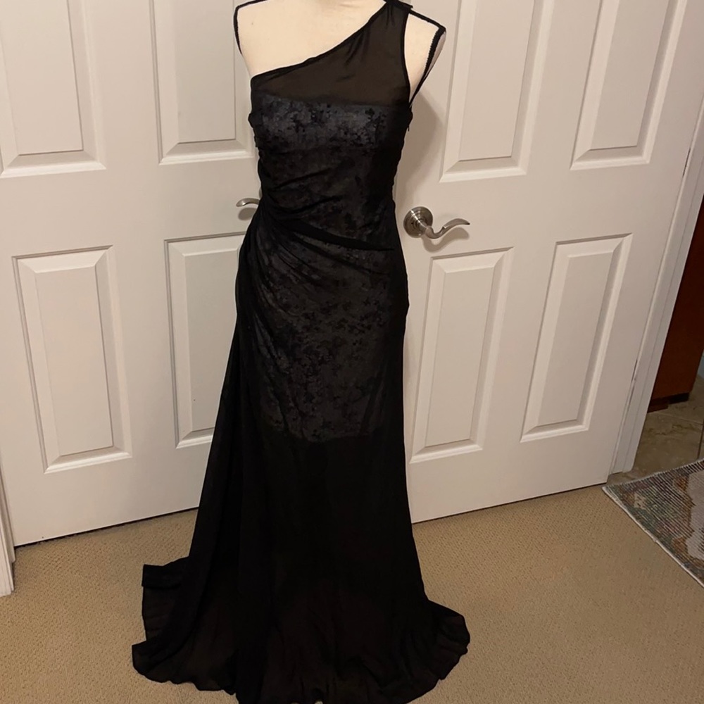 Aidan Mattox Black One-Shoulder Evening Dress